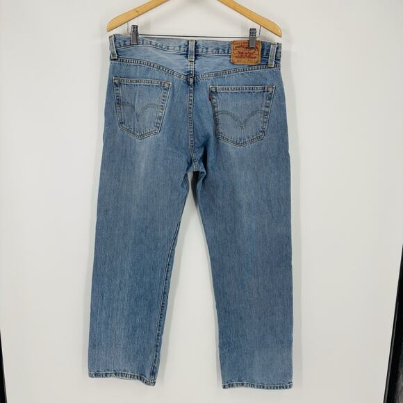 Levis 501 Jeans Mens 36 X 30 Button Fly Straight Leg Medium Wash Blue Denim - Picture 2 of 10